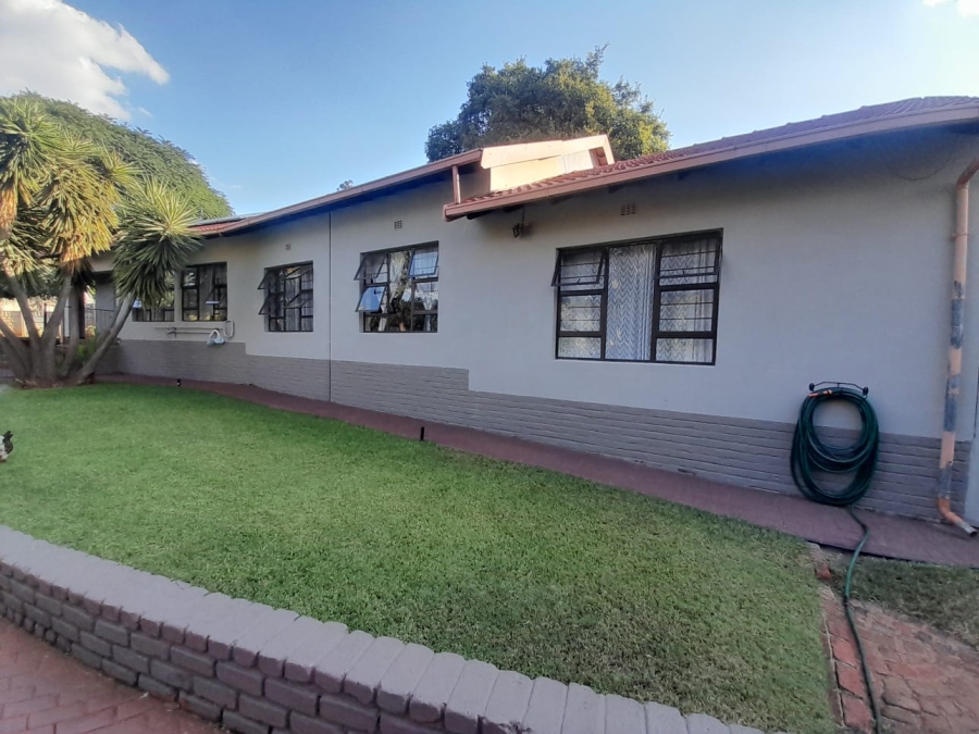 4 Bedroom Property for Sale in Safari Gardens North West